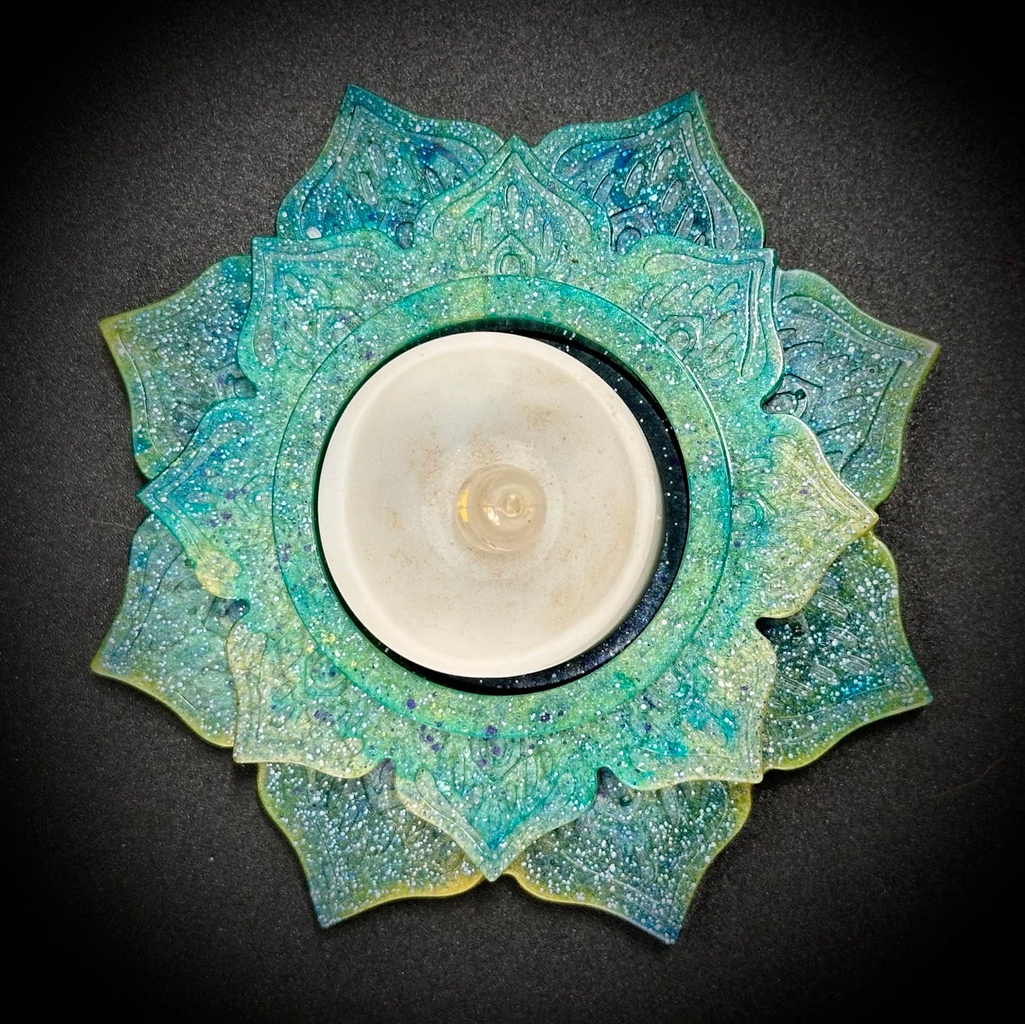 Stunning Lotus Candle Holder – Illuminate Your Space!
