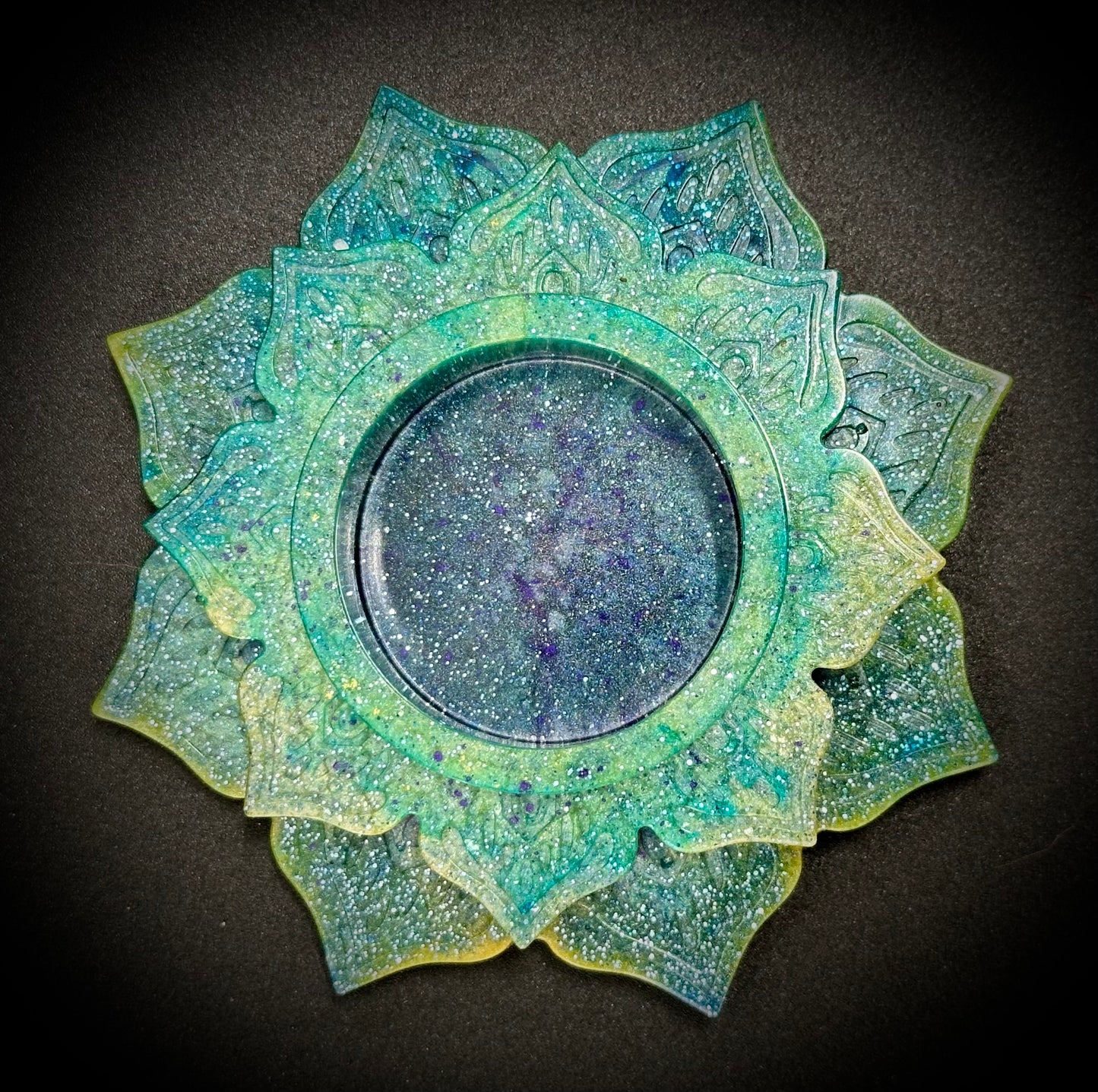 Stunning Lotus Candle Holder – Illuminate Your Space!