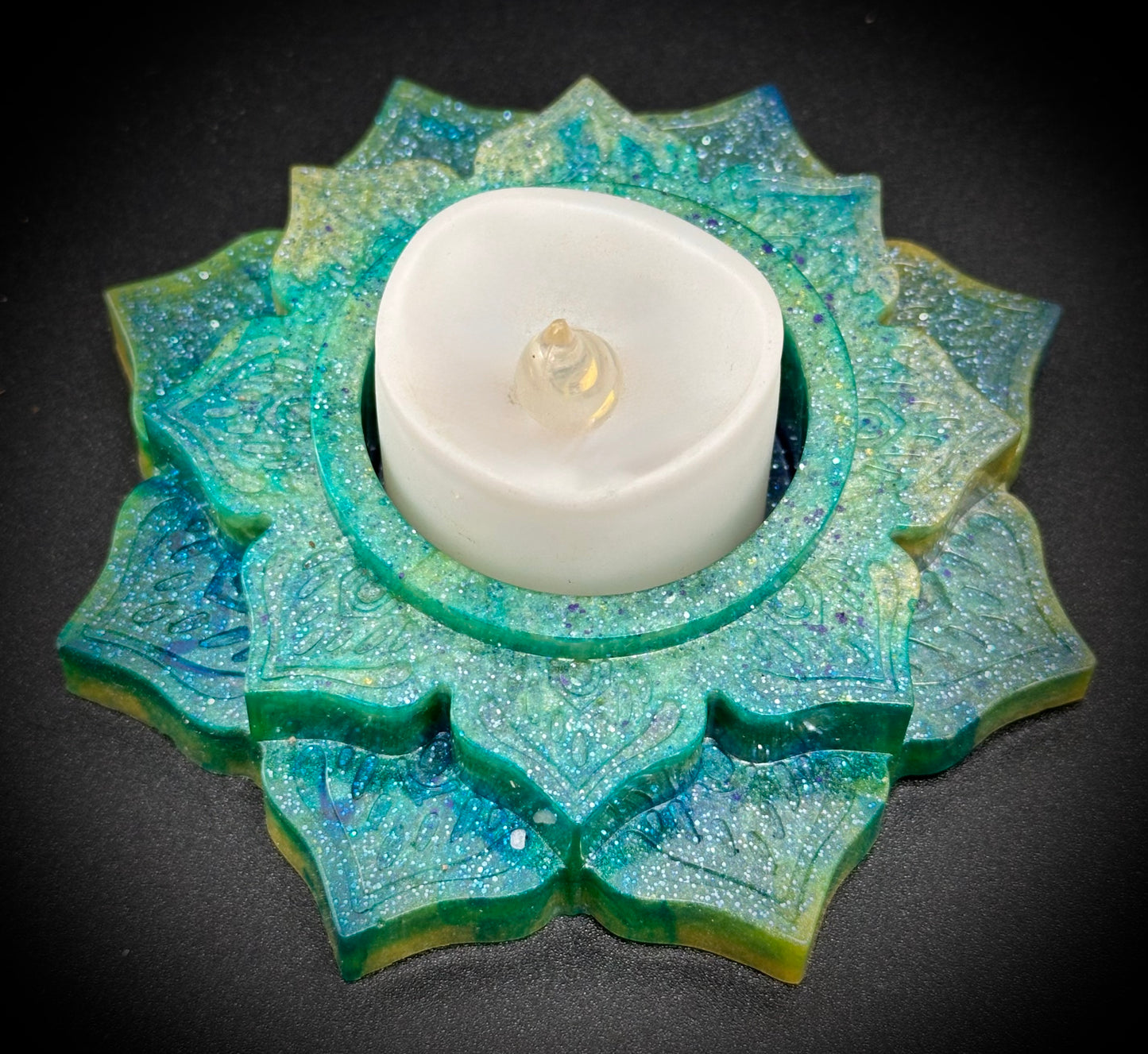 Stunning Lotus Candle Holder – Illuminate Your Space!