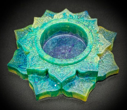 Stunning Lotus Candle Holder – Illuminate Your Space!